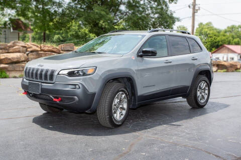 2022 Jeep Cherokee for sale at CROSSROAD MOTORS in Caseyville IL