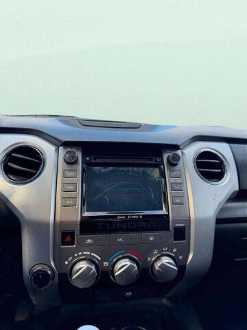 2017 Toyota Tundra SR5