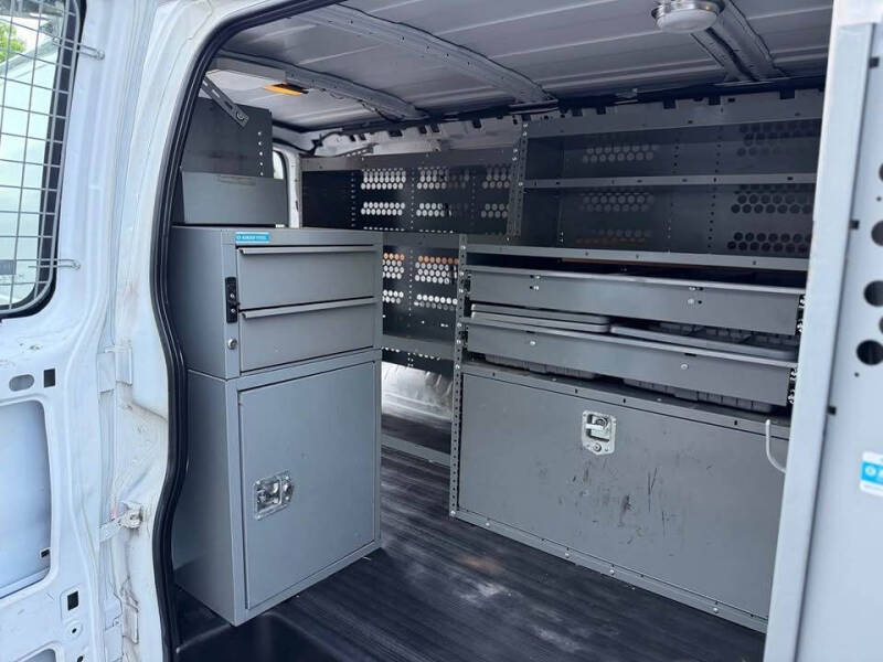 2013 Chevrolet Express Cargo Work Van - Photo 16