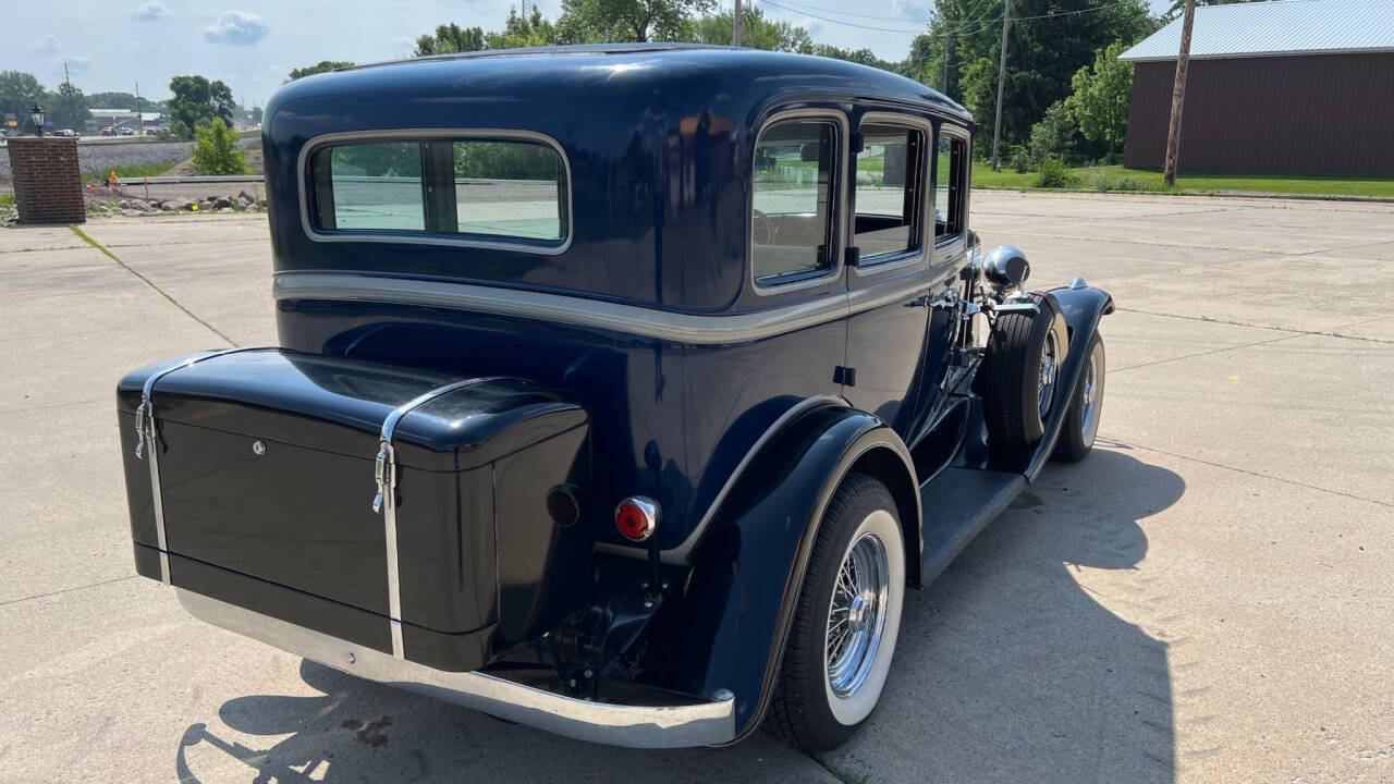 1931 Pontiac 401 Sedan 25