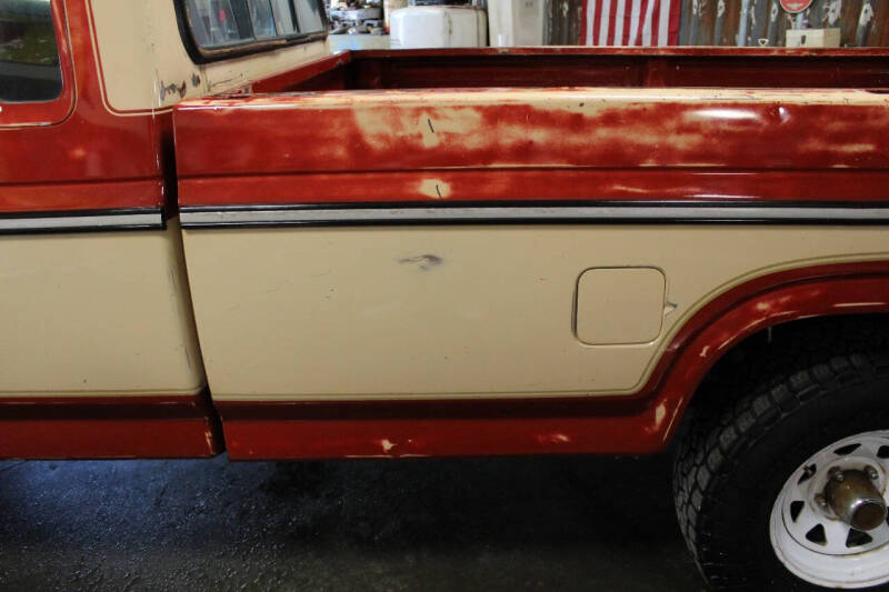 1985 Ford F-150 XLT Lariat