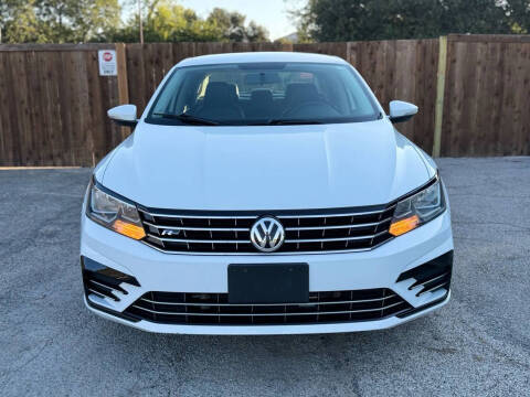 2017 Volkswagen Passat 1.8T R-Line