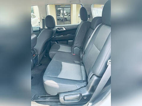 2017 Nissan Pathfinder S