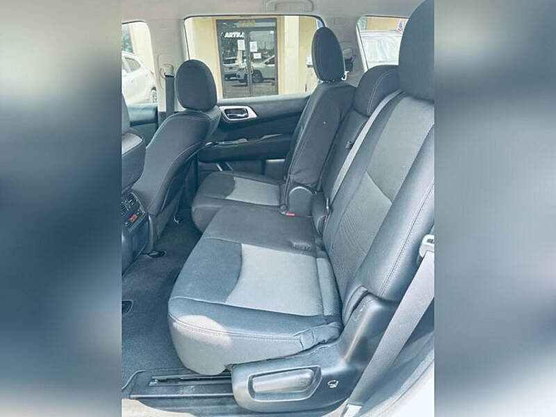 2017 Nissan Pathfinder S