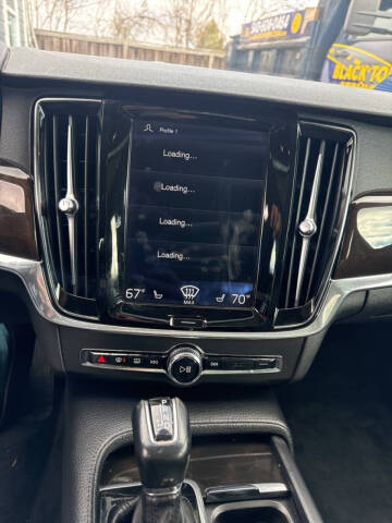 2018 Volvo S90 T5 Momentum