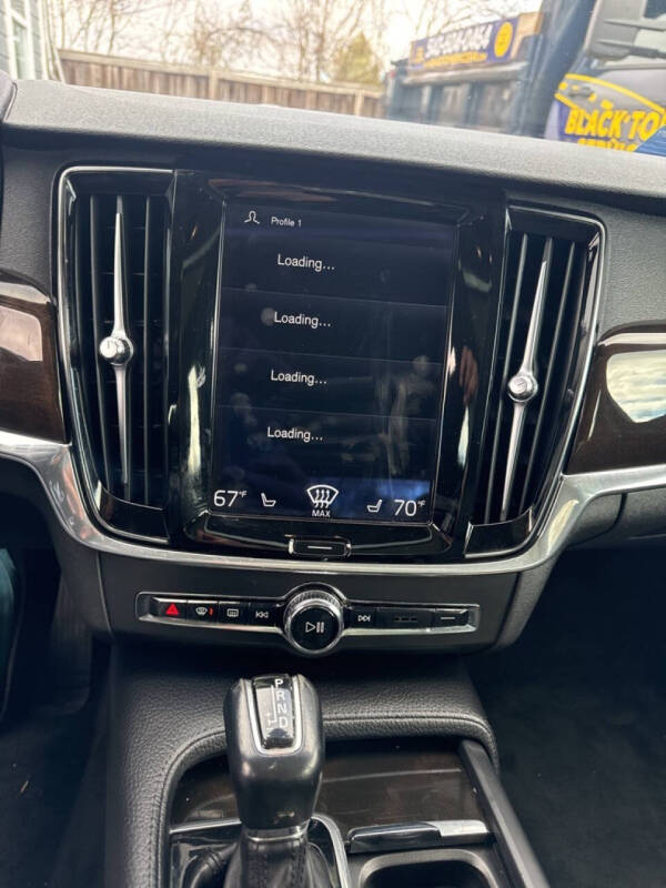 2018 Volvo S90 T5 Momentum