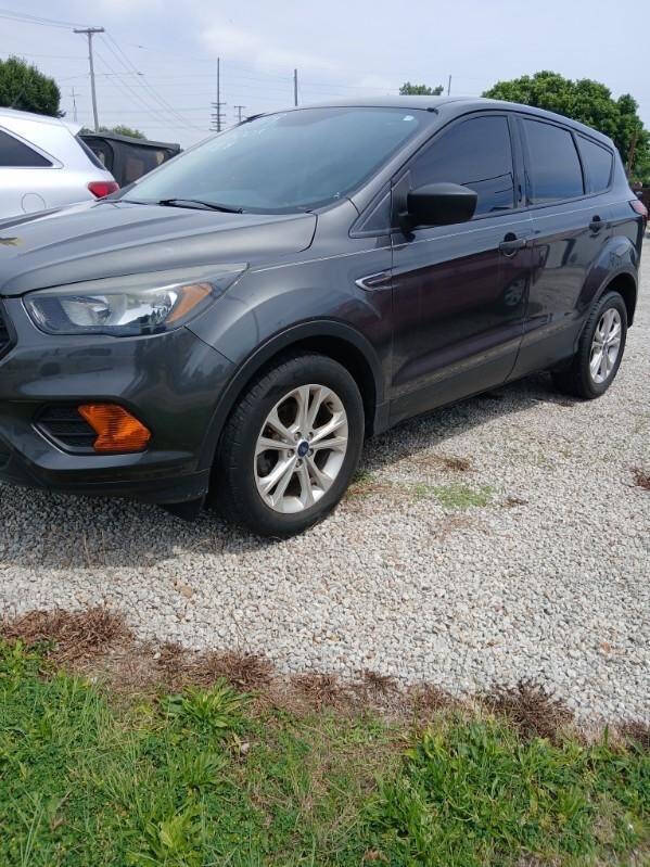 2019 Ford Escape S's photo