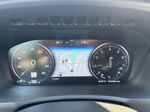 2022 Volvo XC90 T5 Momentum