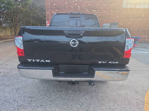 2017 Nissan Titan SV