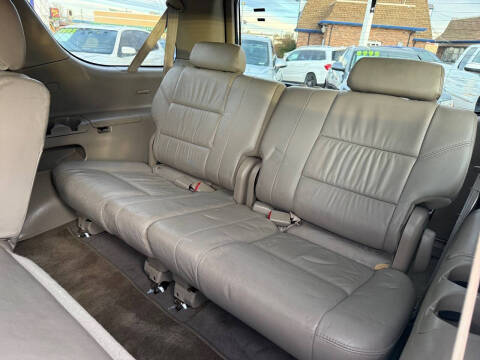 2005 Toyota Sequoia SR5