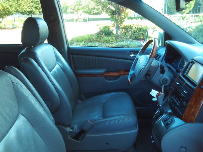 2008 Toyota Sienna XLE Limited