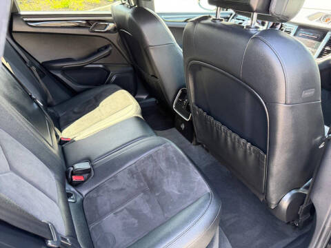 2017 Porsche Macan