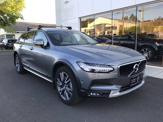 2017 Volvo V90 Cross Country T6