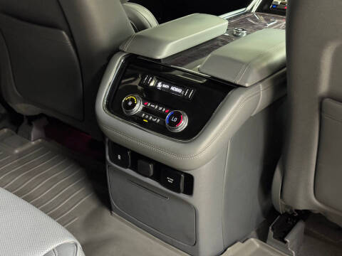 2019 Lincoln Navigator Select