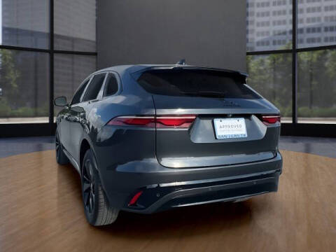 2025 Jaguar F-PACE P250 R-Dynamic S