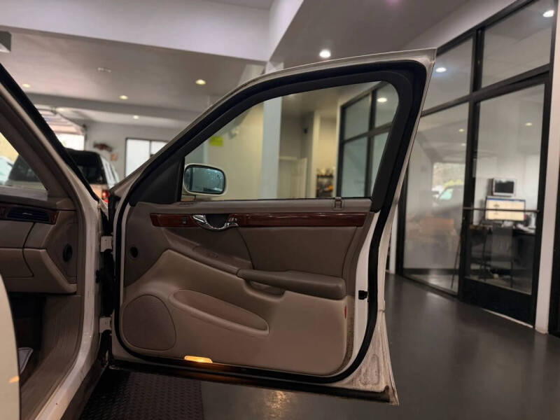 2005 Cadillac DeVille