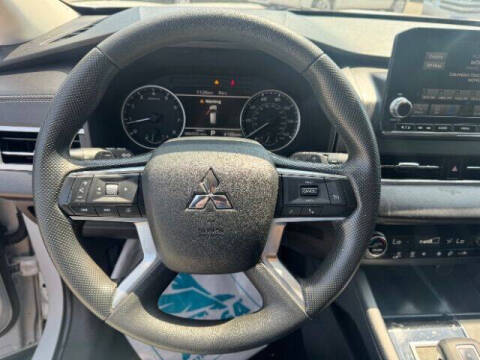 2022 Mitsubishi Outlander ES