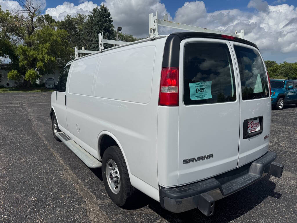 2018 GMC Savana 9