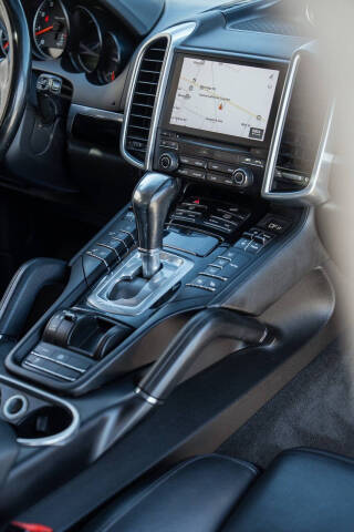 2017 Porsche Cayenne Platinum Edition