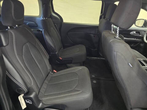 2024 Chrysler Pacifica Touring