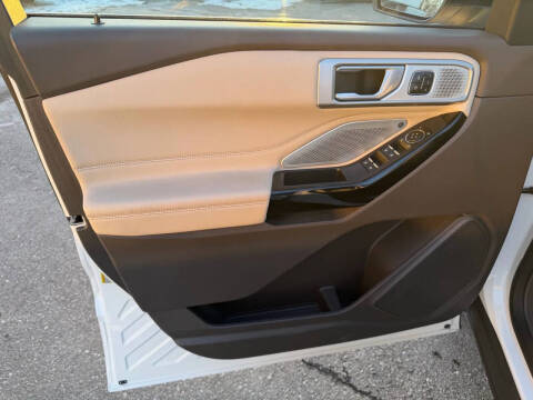 2023 Ford Explorer Platinum