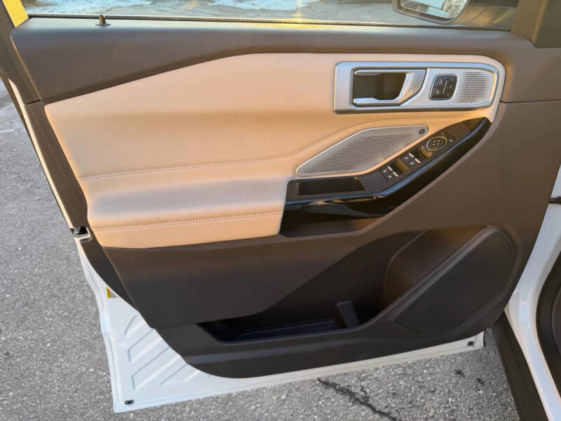 2023 Ford Explorer Platinum