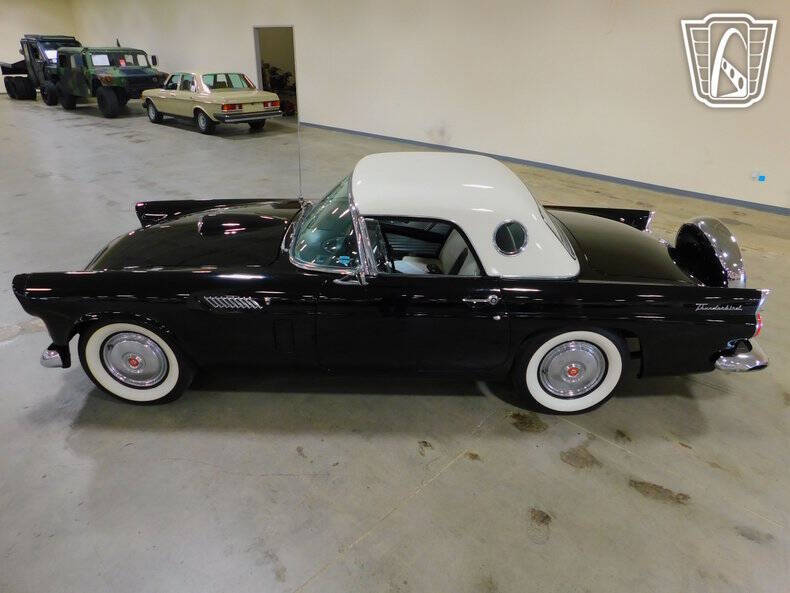 1956 Ford Thunderbird