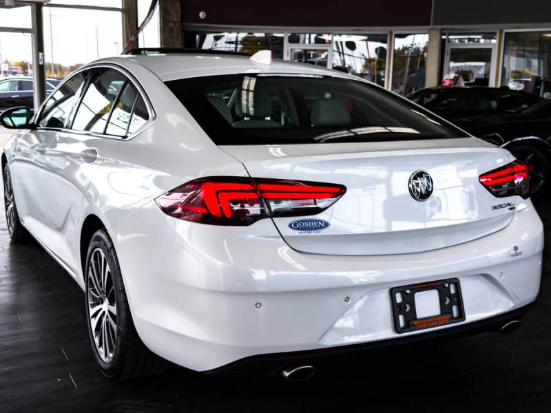 2019 Buick Regal Sportback Essence
