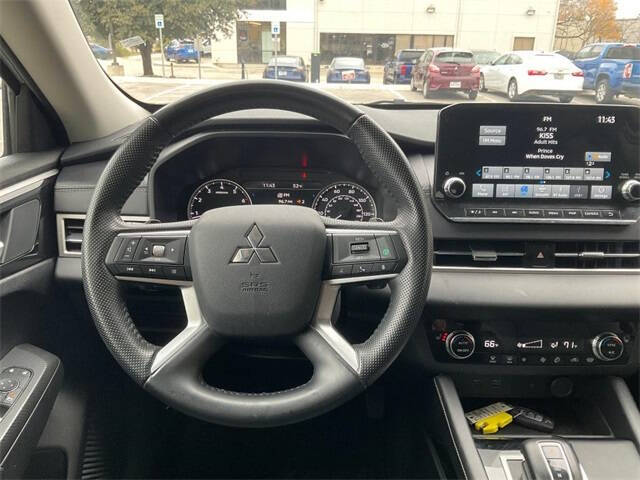 2024 Mitsubishi Outlander SE