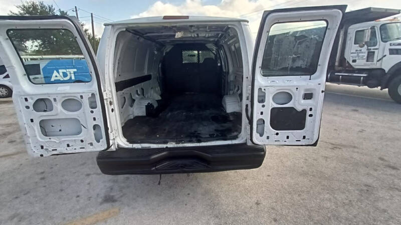 2005 Ford E-Series E-250