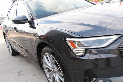 2021 Audi e-tron quattro Prestige