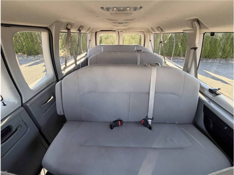 2013 Ford E-Series E-350 SD XLT