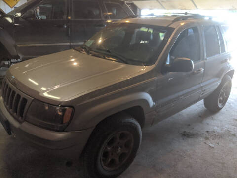 2000 Jeep Grand Cherokee for sale at B&M Auto Sales and Service LLP in Marion SD