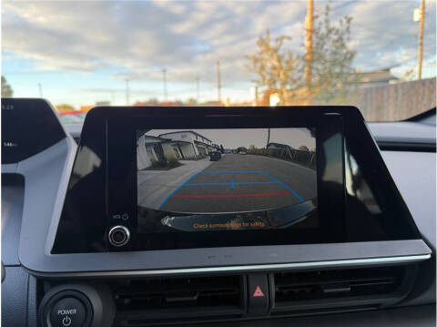 2023 Toyota Prius LE