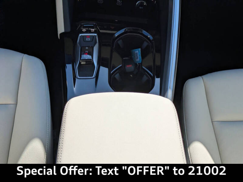 2025 Audi Q5 quattro Premium TFSI