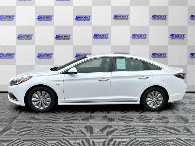 Used 2017 Hyundai Sonata Hybrid Base with VIN KMHE24L33HA065424 for sale in Maysville, KY