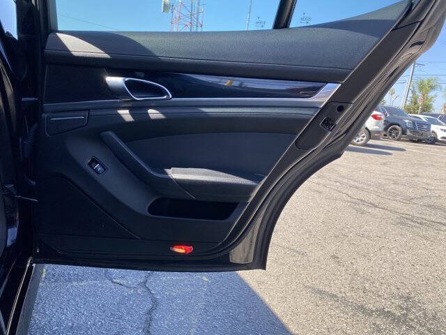 2016 Porsche Panamera