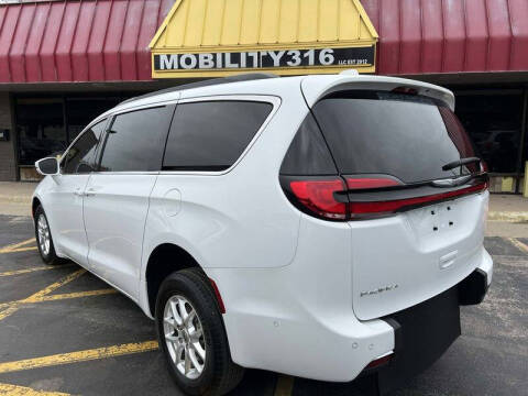 2022 Chrysler Pacifica Touring L