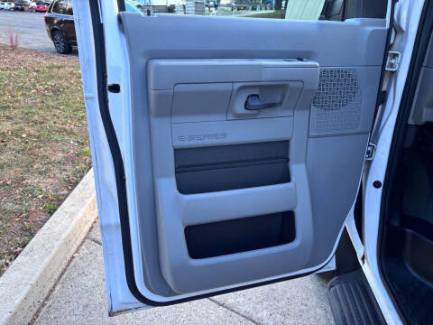 2009 Ford E-Series E-350 SD XLT