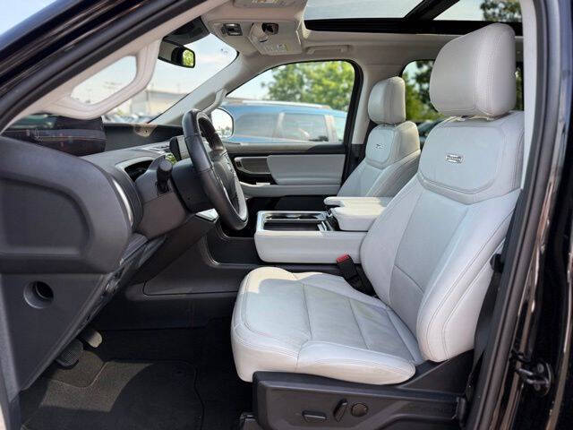 2025 Ford Expedition Platinum