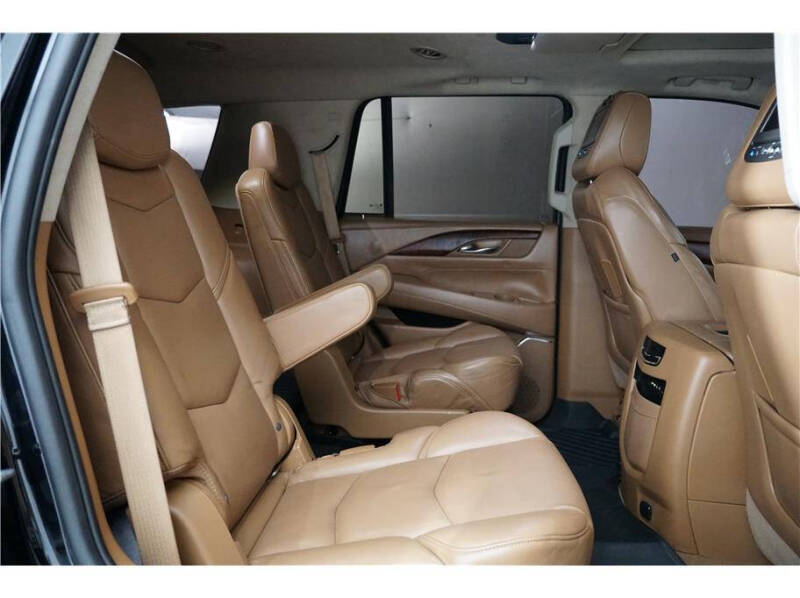2016 Cadillac Escalade Platinum