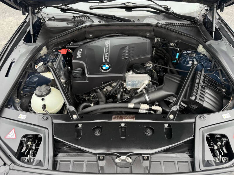 2012 BMW 5 Series 528i