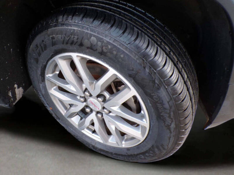 2017 GMC Acadia SLE-2