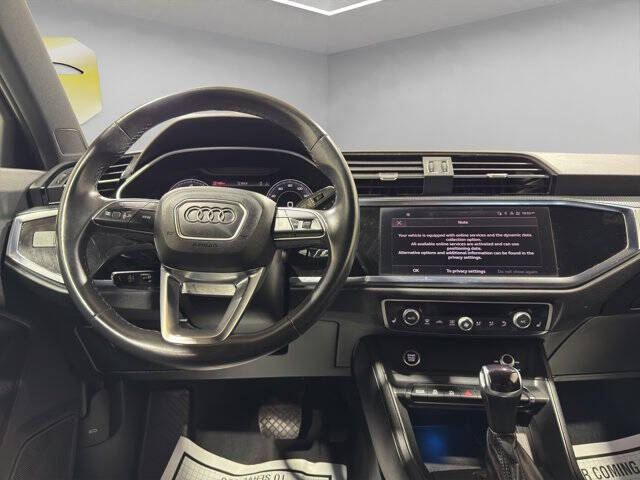 2022 Audi Q3 quattro S line Prem Plus 45 TFSI