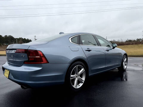 2017 Volvo S90 T5 Momentum