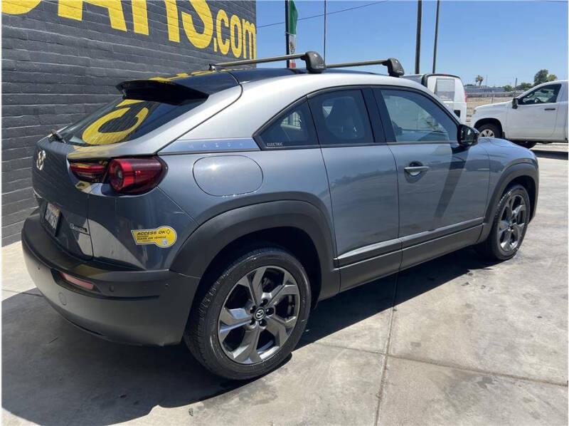 2022 Mazda MX-30 EV Premium Plus