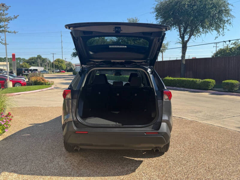 2022 Toyota RAV4 Hybrid LE