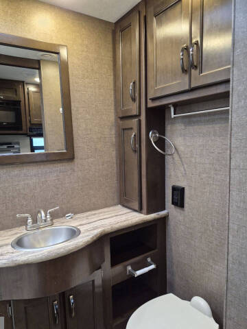 2019 Thor Motor Coach Ace 33.1
