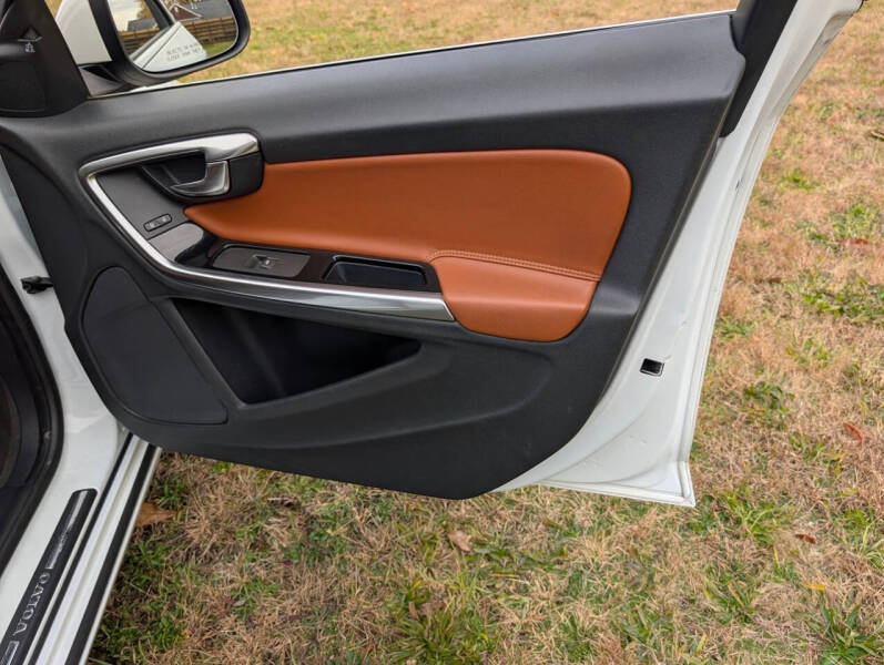 2015 Volvo S60 T6 Drive-E Platinum