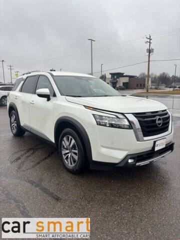 2022 Nissan Pathfinder SL